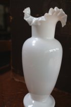 他の写真2: ミルクガラスの花瓶