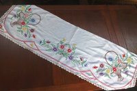 手刺繍のクロス