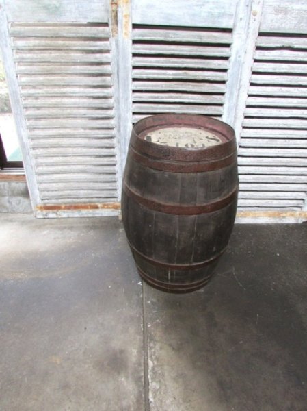 画像1: ワインの樽 (1)