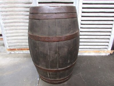 画像1: ワインの樽