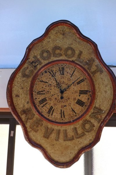 画像1: ブリキの掛け時計　Chocolat Revillon