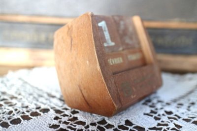 画像2: 木製のカレンダー　フランス語