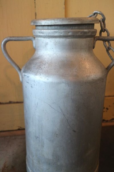 画像2: アルミのミルク缶